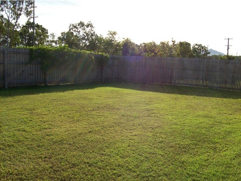 23 PALOMAR COURT, Mount Louisa QLD 4814