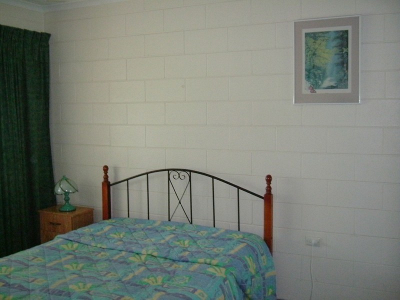 2/115 EYRE STREET, North Ward QLD 4810