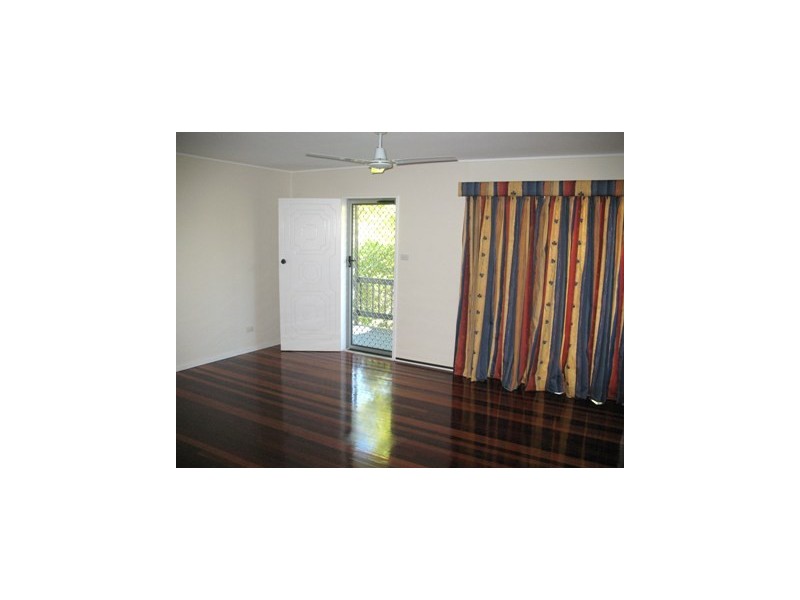 40 RENECOL STREET, Rasmussen QLD 4815