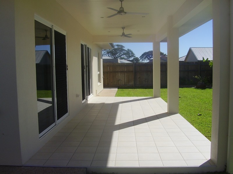 8 EDGEWATER BEND, Idalia QLD 4811