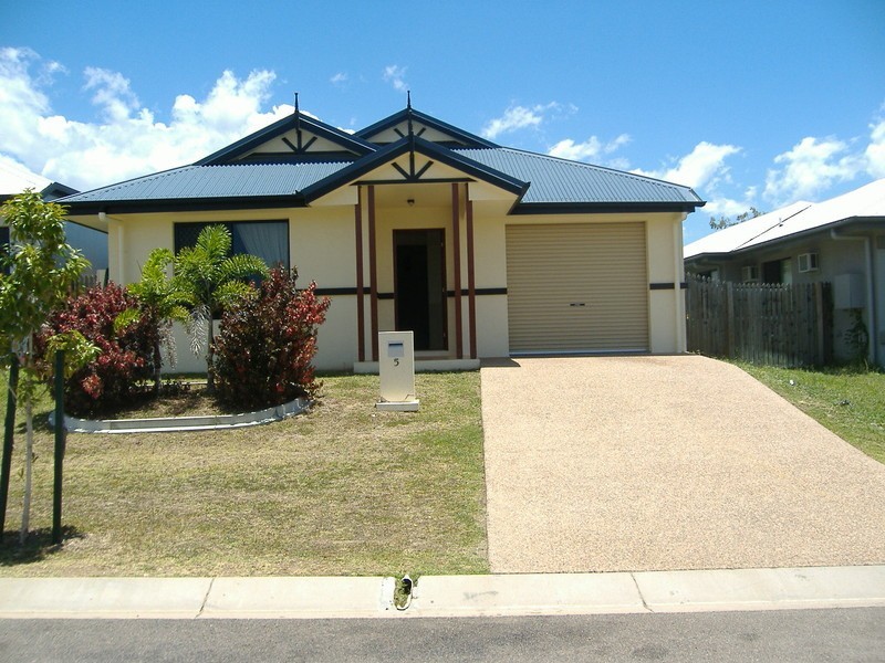 5 GOSHAWK CRES, Douglas QLD 4354