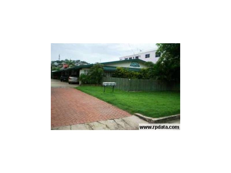 2/110 Eyre Street, North Ward QLD 4810