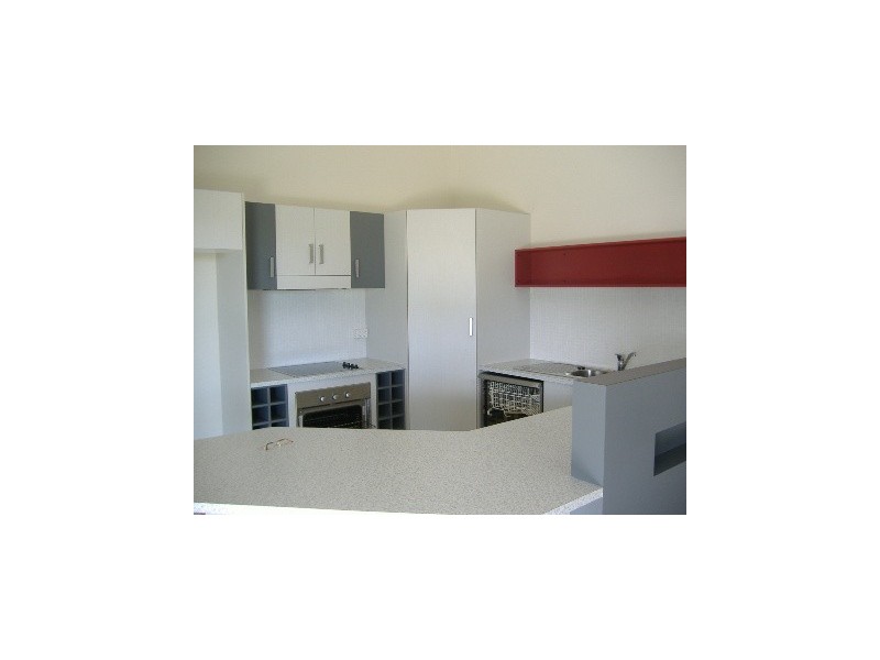 27 DONOSTIA CRES, Bushland Beach QLD 4818