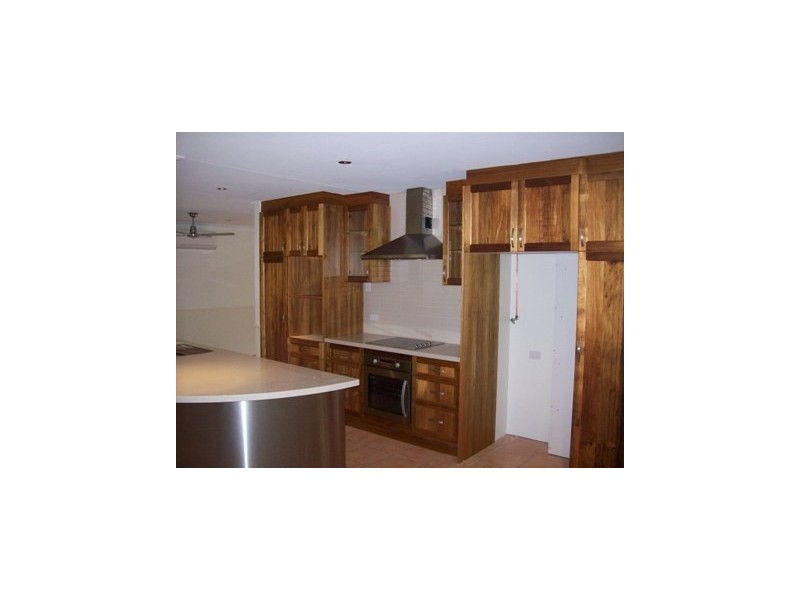 15 Amanda Avenue, Rasmussen QLD 4815