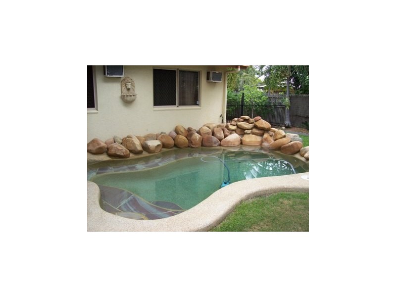 15 Amanda Avenue, Rasmussen QLD 4815