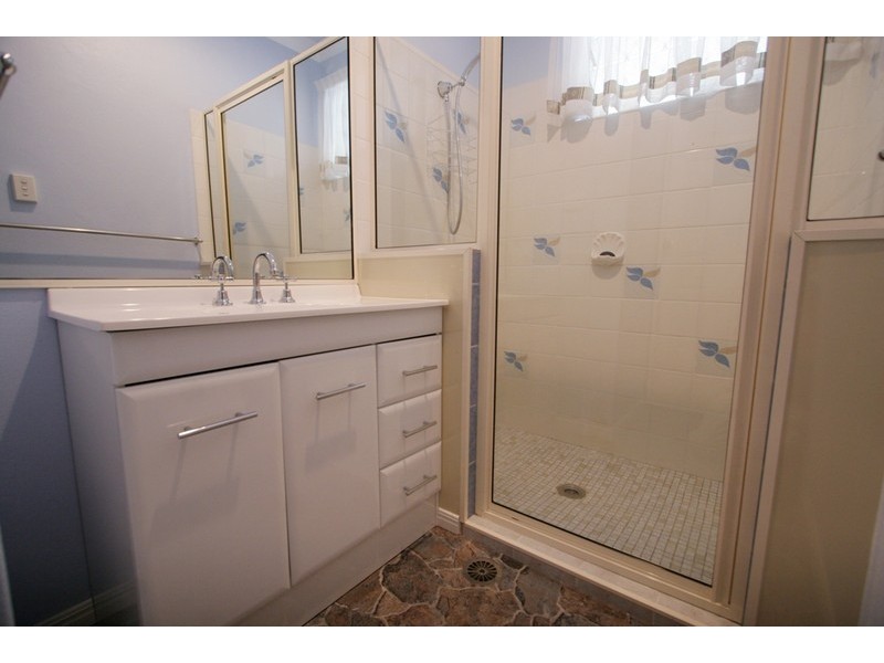 2/5 ROBERTS STREET, Hermit Park QLD 4812