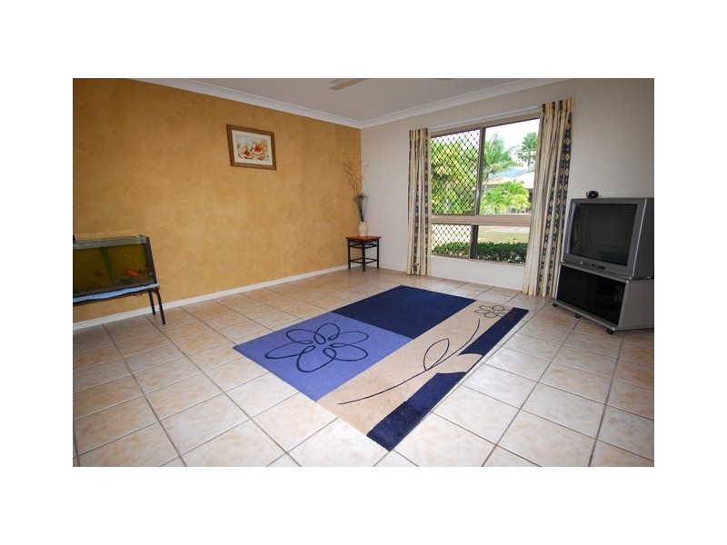 16 YALE CLOSE, Douglas QLD 4354