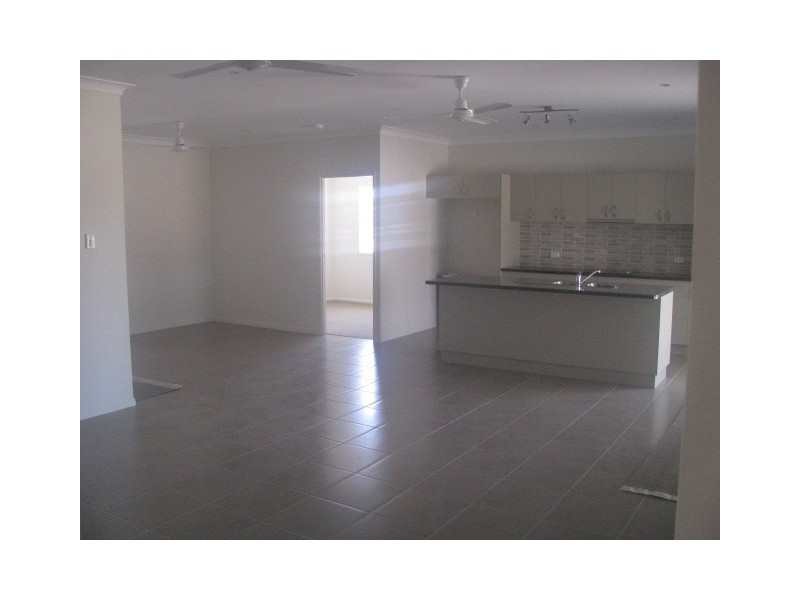 7 Capricorn Drive, Burdell QLD 4818