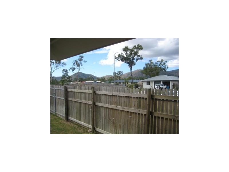 8 Crista Crt, Kelso QLD 4815