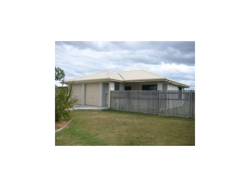 8 Crista Crt, Kelso QLD 4815