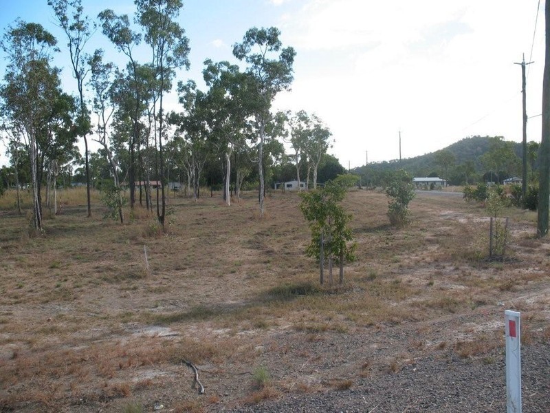 2 BLACKVIEW AVENUE, Black River QLD 4818