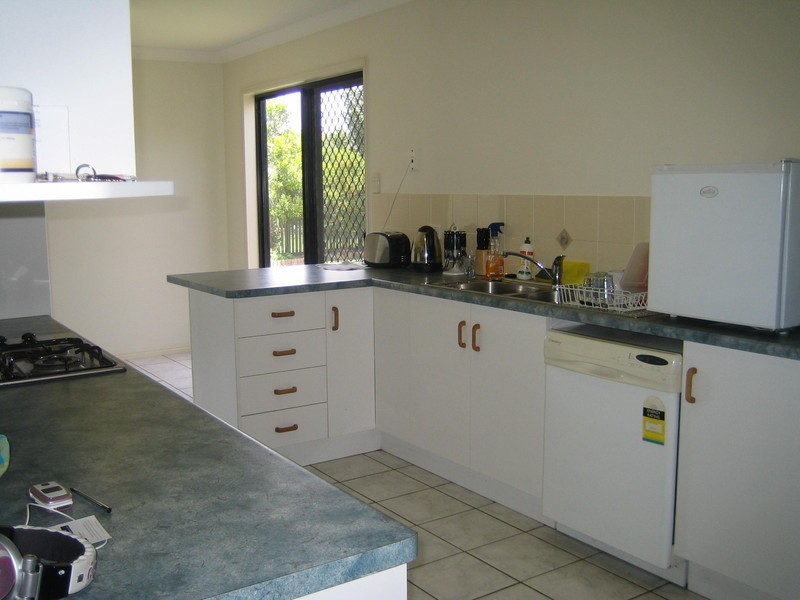 17 MENDI DR, Bushland Beach QLD 4818