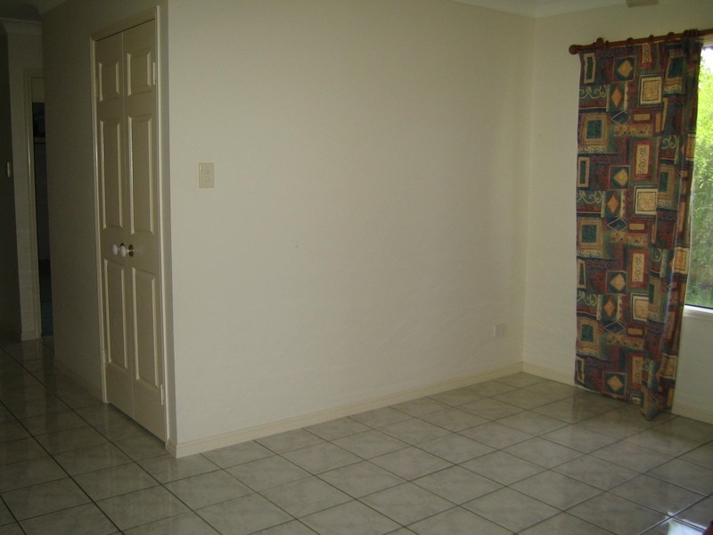 17 MENDI DR, Bushland Beach QLD 4818