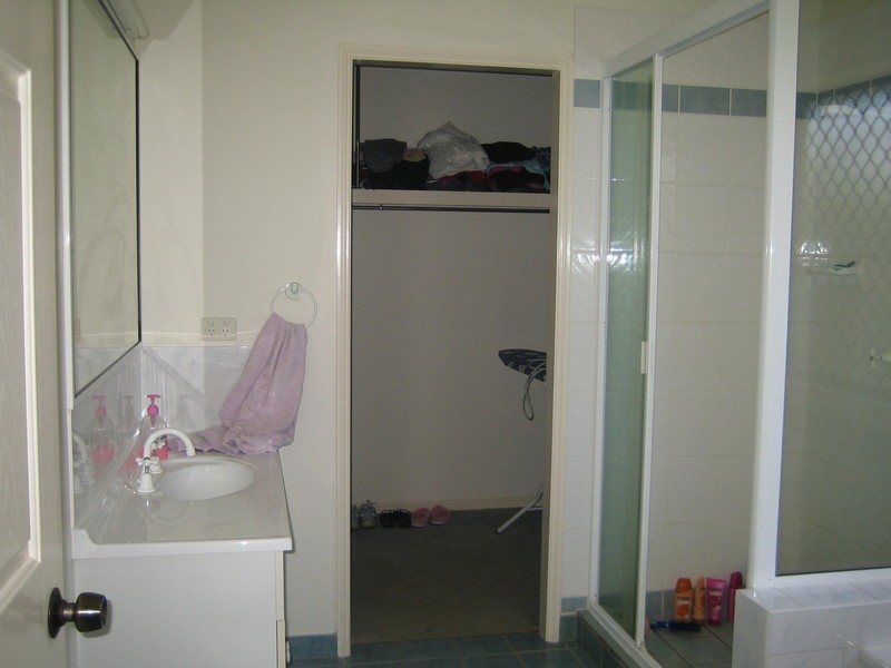 17 MENDI DR, Bushland Beach QLD 4818