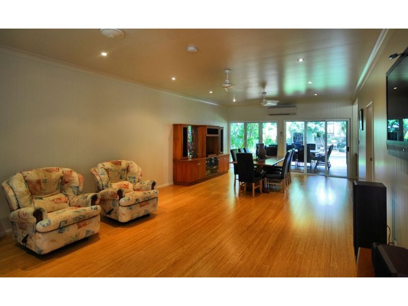 25 Princes Road, Hyde Park QLD 4812