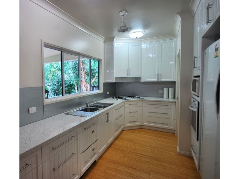 25 Princes Road, Hyde Park QLD 4812