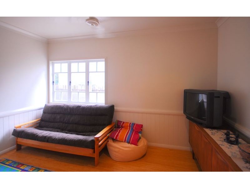 25 Princes Road, Hyde Park QLD 4812