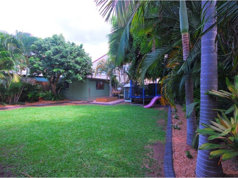 25 Princes Road, Hyde Park QLD 4812
