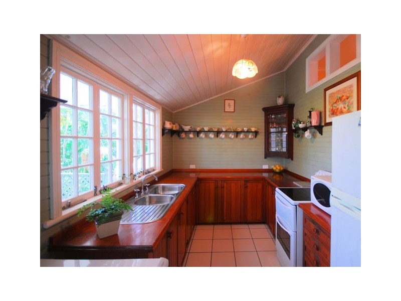 26 Sturges Street, Hermit Park QLD 4812