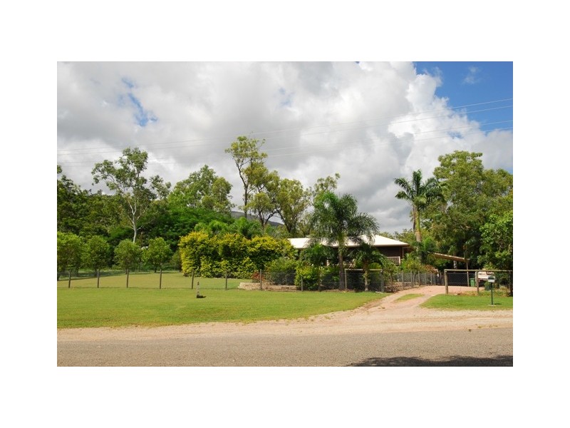 9  Mt Cradle Court, Alligator Creek QLD 4816
