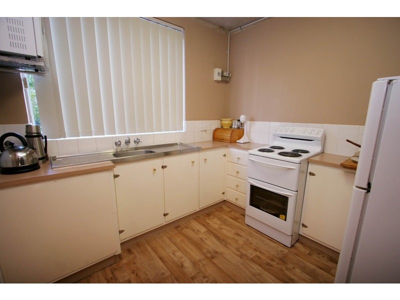 2/17 Stanton Terrace, North Ward QLD 4810