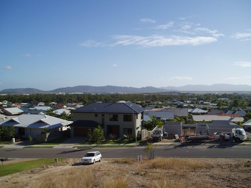 37 Timbury Way, Mount Louisa QLD 4814