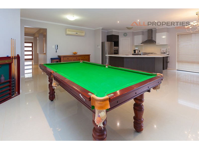 22 Sandalwood Street, Heathwood QLD 4110