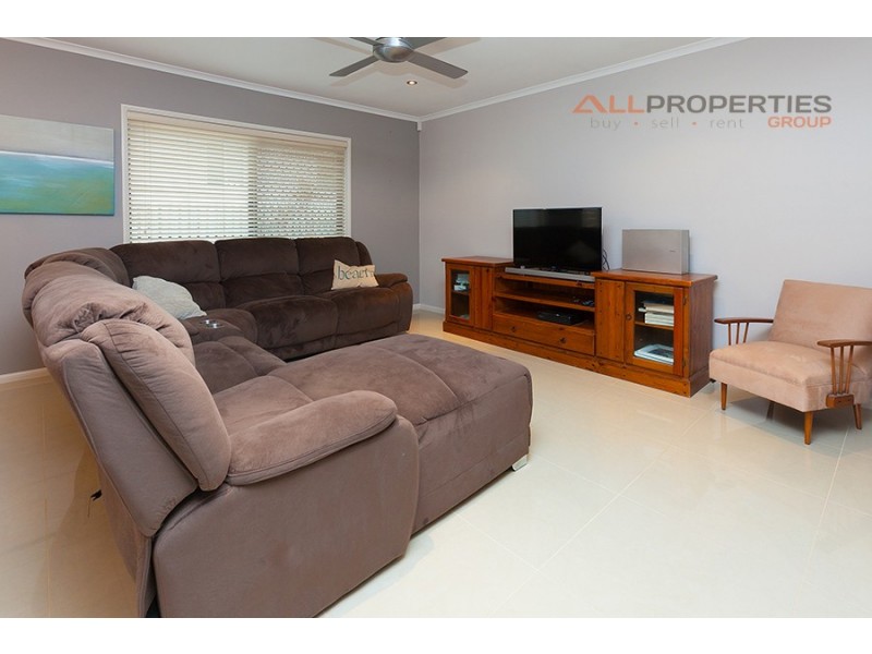 22 Sandalwood Street, Heathwood QLD 4110