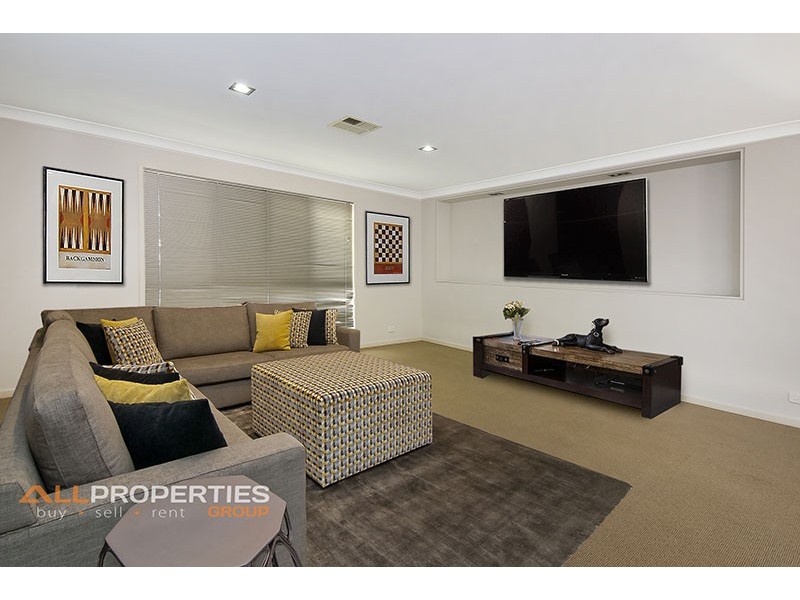64 Lauradale Crescent, Ormeau QLD 4208