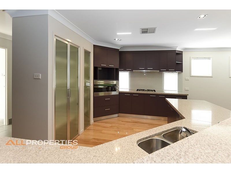64 Lauradale Crescent, Ormeau QLD 4208