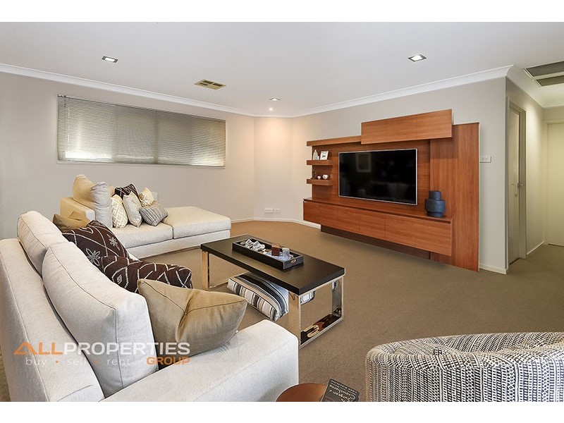 64 Lauradale Crescent, Ormeau QLD 4208