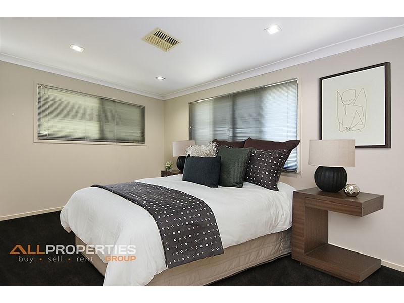 64 Lauradale Crescent, Ormeau QLD 4208