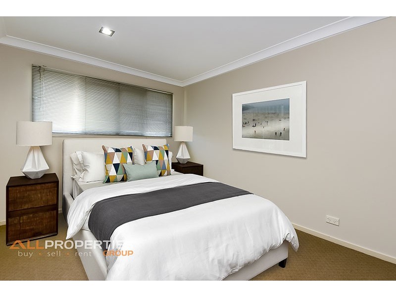 64 Lauradale Crescent, Ormeau QLD 4208