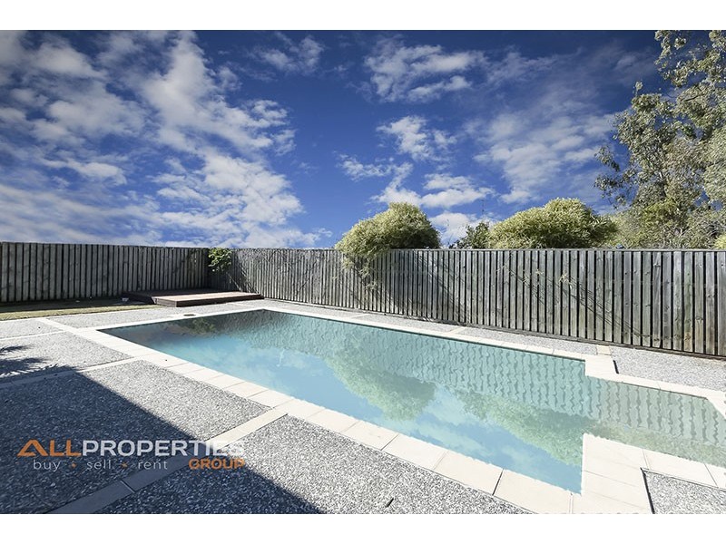 64 Lauradale Crescent, Ormeau QLD 4208