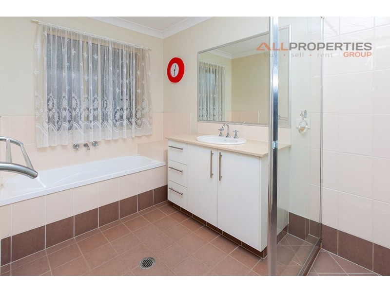 18 Chaka Street, Hillcrest QLD 4118