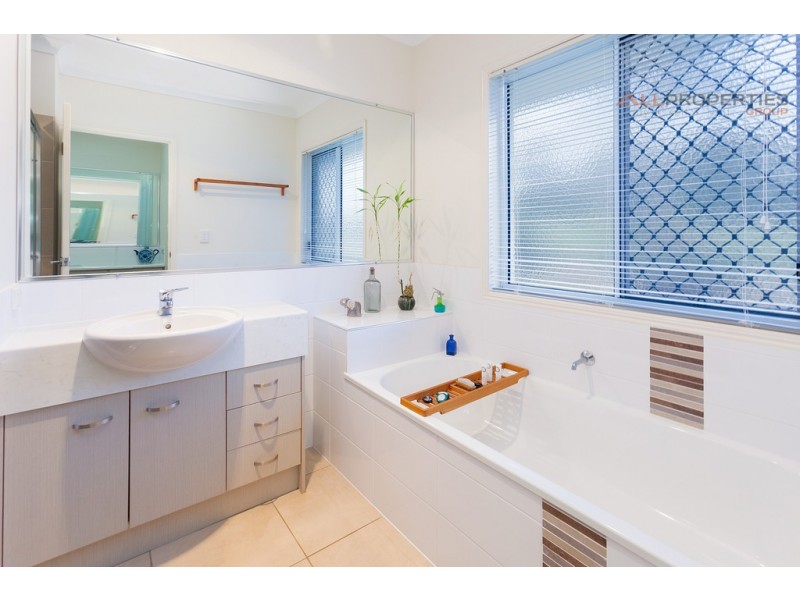 29 Border Crescent, New Beith QLD 4124