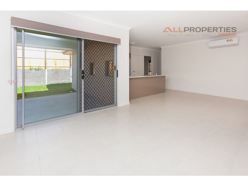 33 Mt Barney Crescent, Park Ridge QLD 4125