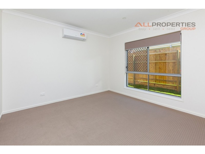 33 Mt Barney Crescent, Park Ridge QLD 4125