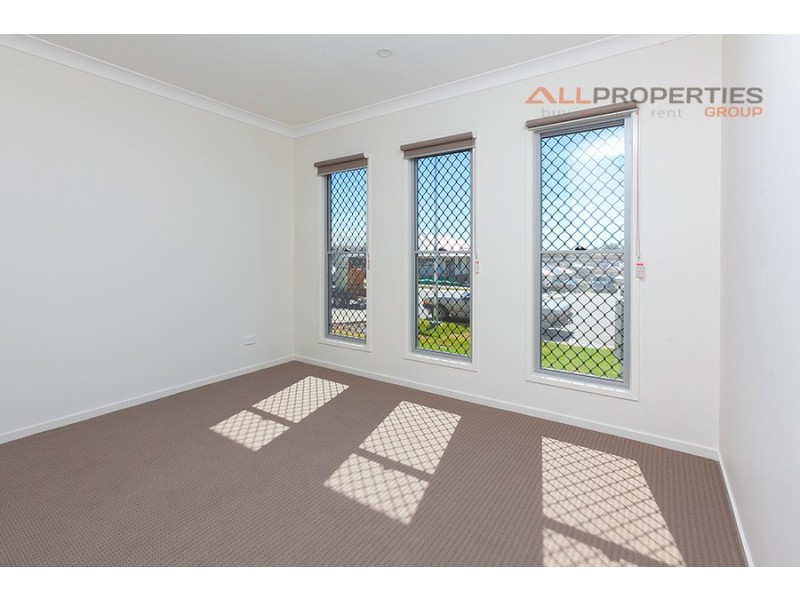 33 Mt Barney Crescent, Park Ridge QLD 4125