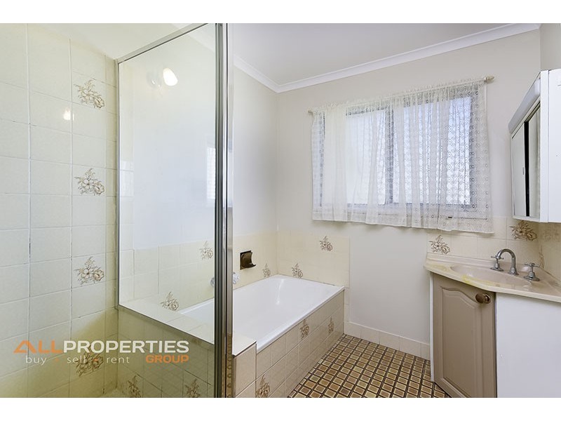 117 Waratah Drive, Crestmead QLD 4132