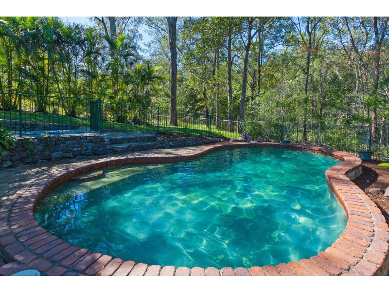 21 Kimba Street, Chapel Hill QLD 4069