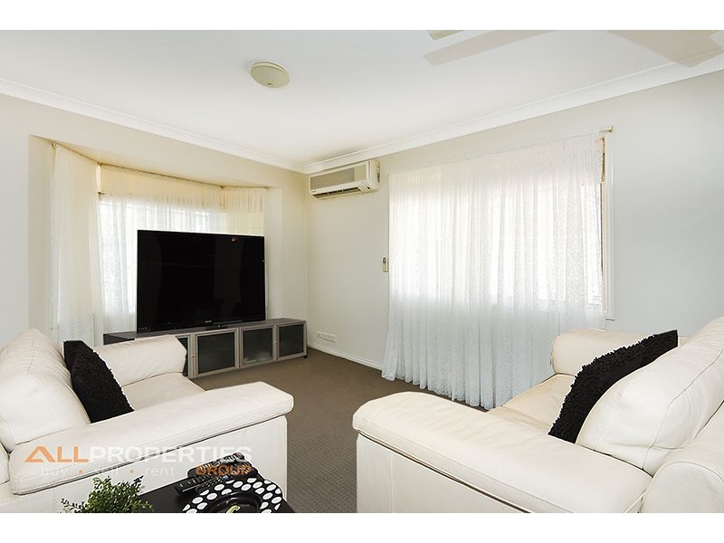 8 Kingsford Street, Forest Lake QLD 4078