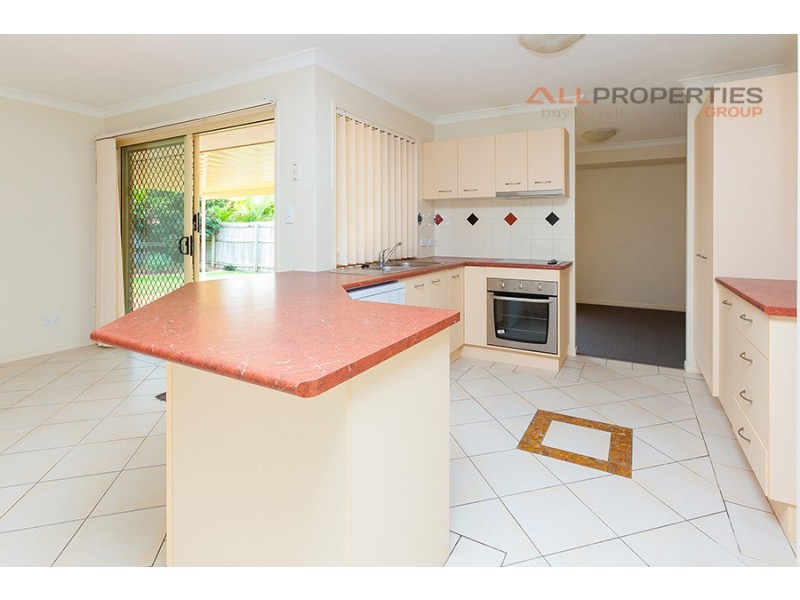 102 Watarrka Drive, Parkinson QLD 4115