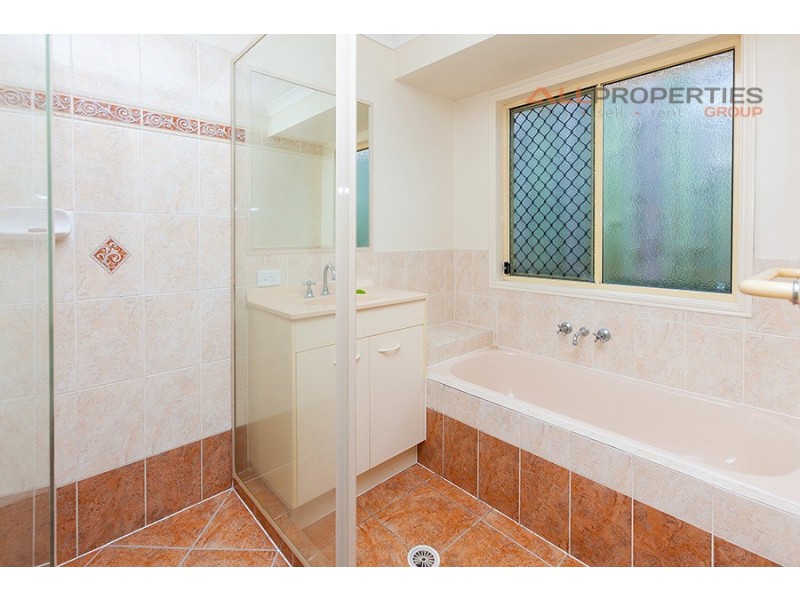 102 Watarrka Drive, Parkinson QLD 4115