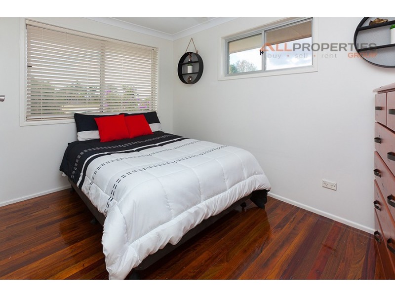 78 Peverell Street, Hillcrest QLD 4118