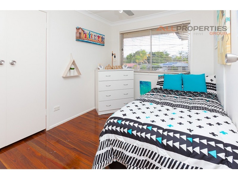 78 Peverell Street, Hillcrest QLD 4118