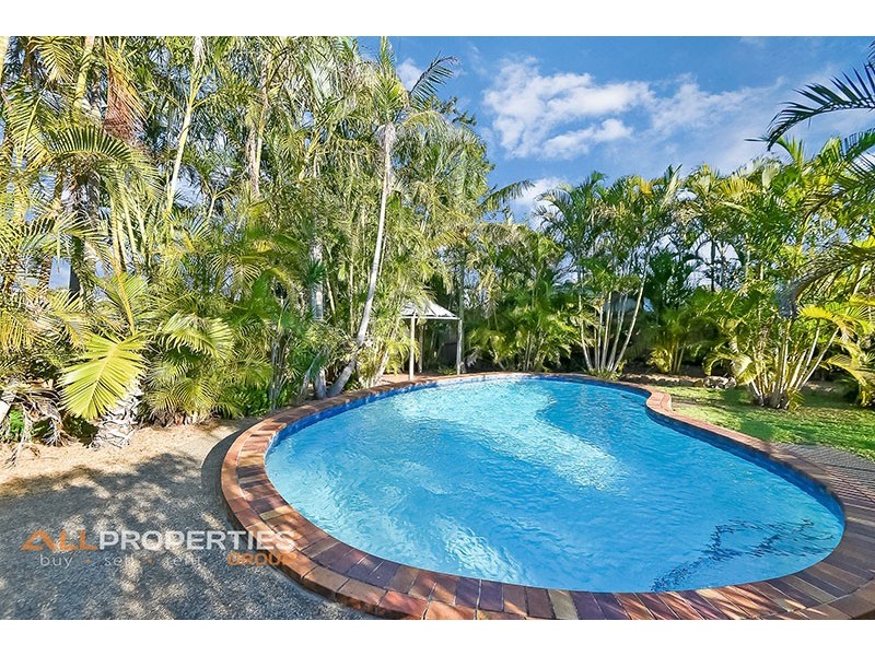 4 CYGNUS CT, Regents Park QLD 4118