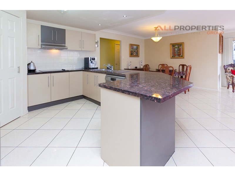 43 Parkwood Drive, Heathwood QLD 4110