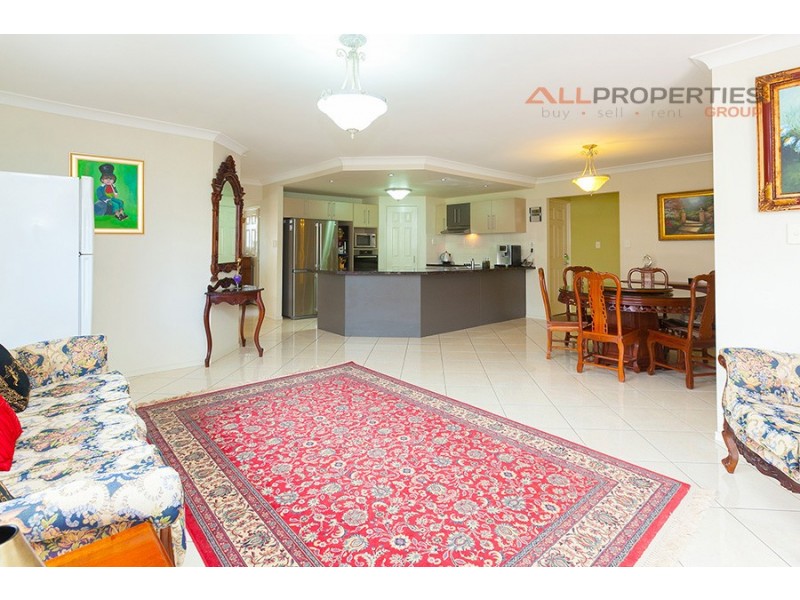 43 Parkwood Drive, Heathwood QLD 4110