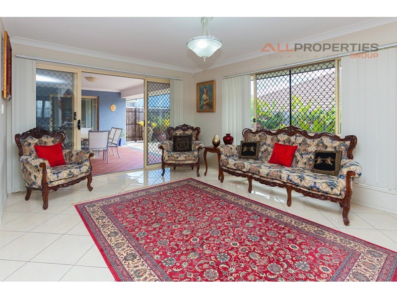 43 Parkwood Drive, Heathwood QLD 4110